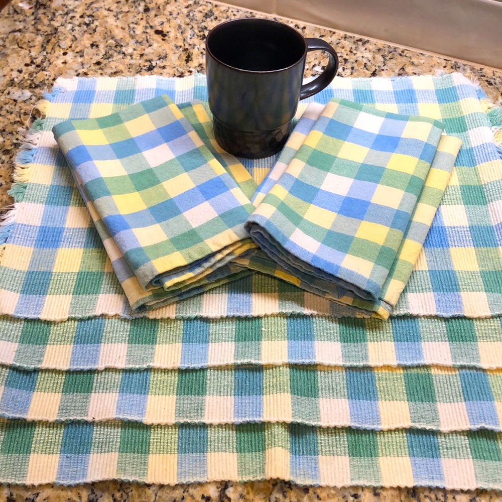 Placemat and napkin set